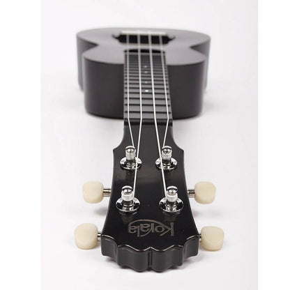 Korala PUC20BK Koncert ukulele, polikarbonát, fekete, 61 cm, 3 darabos pengető készlettel