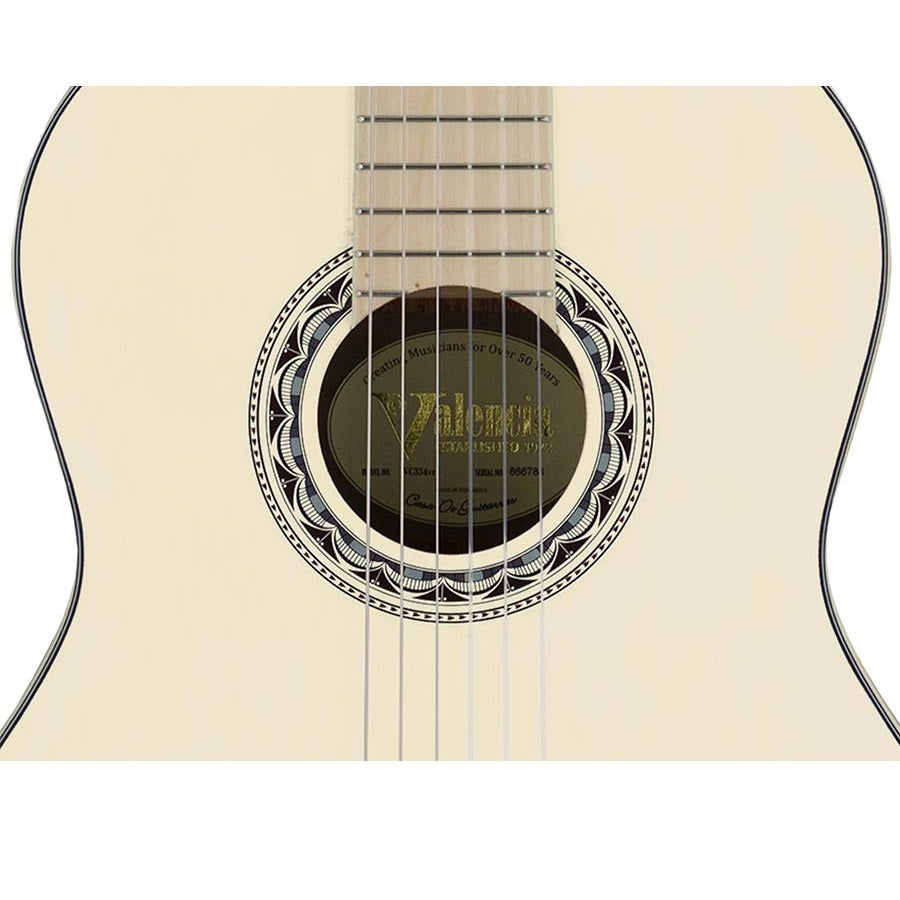 Valencia VC354VR 4/4 Klasszikus gitár, Sitka fenyő & mahagóni, szatén elefántcsont
