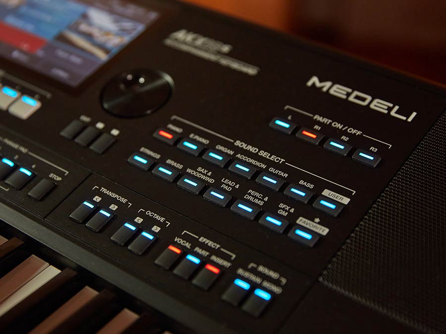 Medeli AKX10S arranger keyboard, 61 billentyű, 768 MB Sampler, 1133 hangszín, 300 stílus, Bluetooth (B-stock)