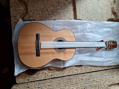 Salvador Cortez BCC21 – Klasszikus gitár, tömör cédrus, sapele, B-stock