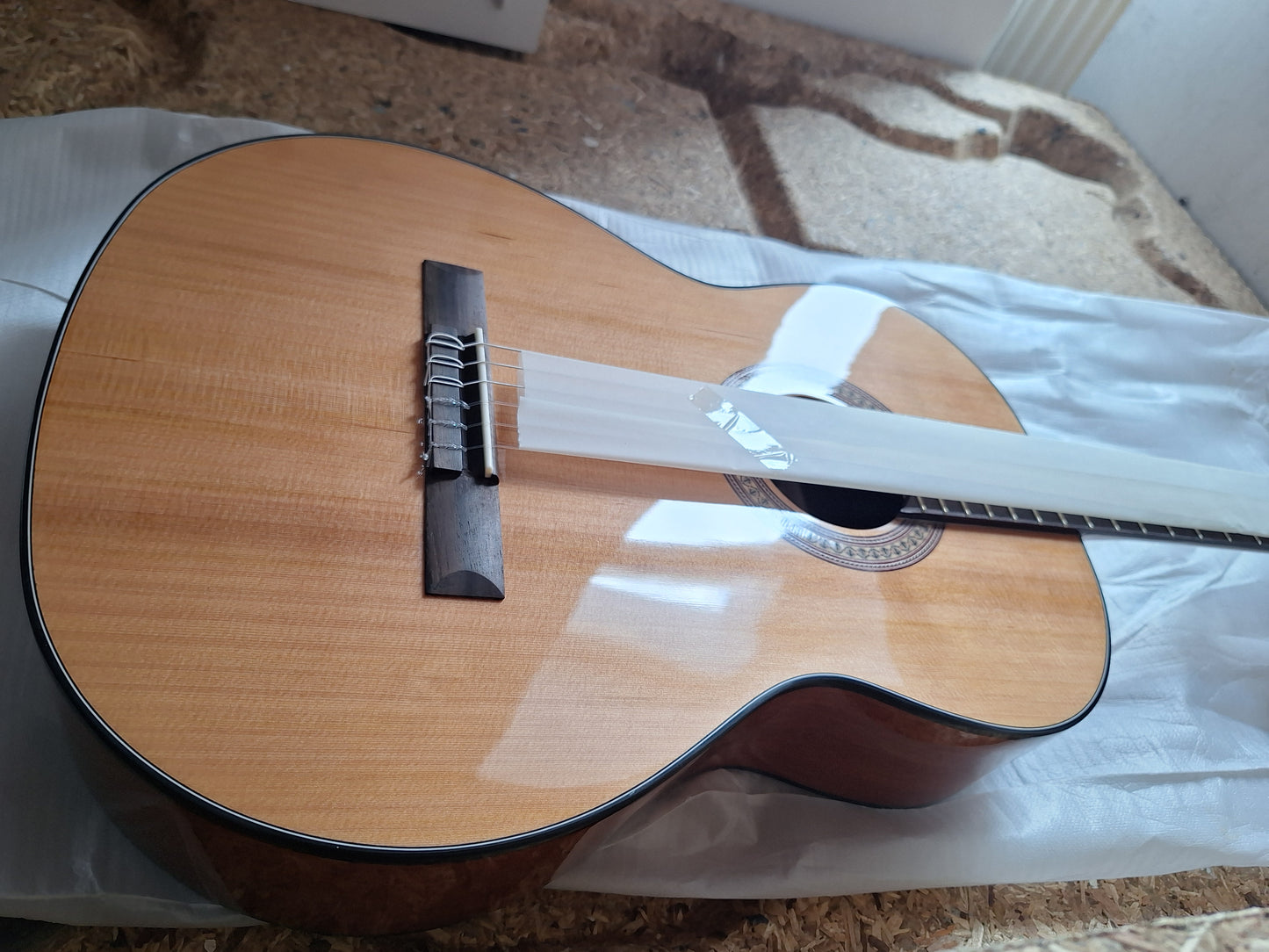 Salvador Cortez BCC21 – Klasszikus gitár, tömör cédrus, sapele, B-stock