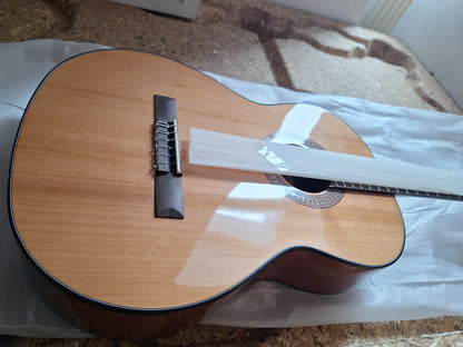 Salvador Cortez BCC21 – Klasszikus gitár, tömör cédrus, sapele, B-stock