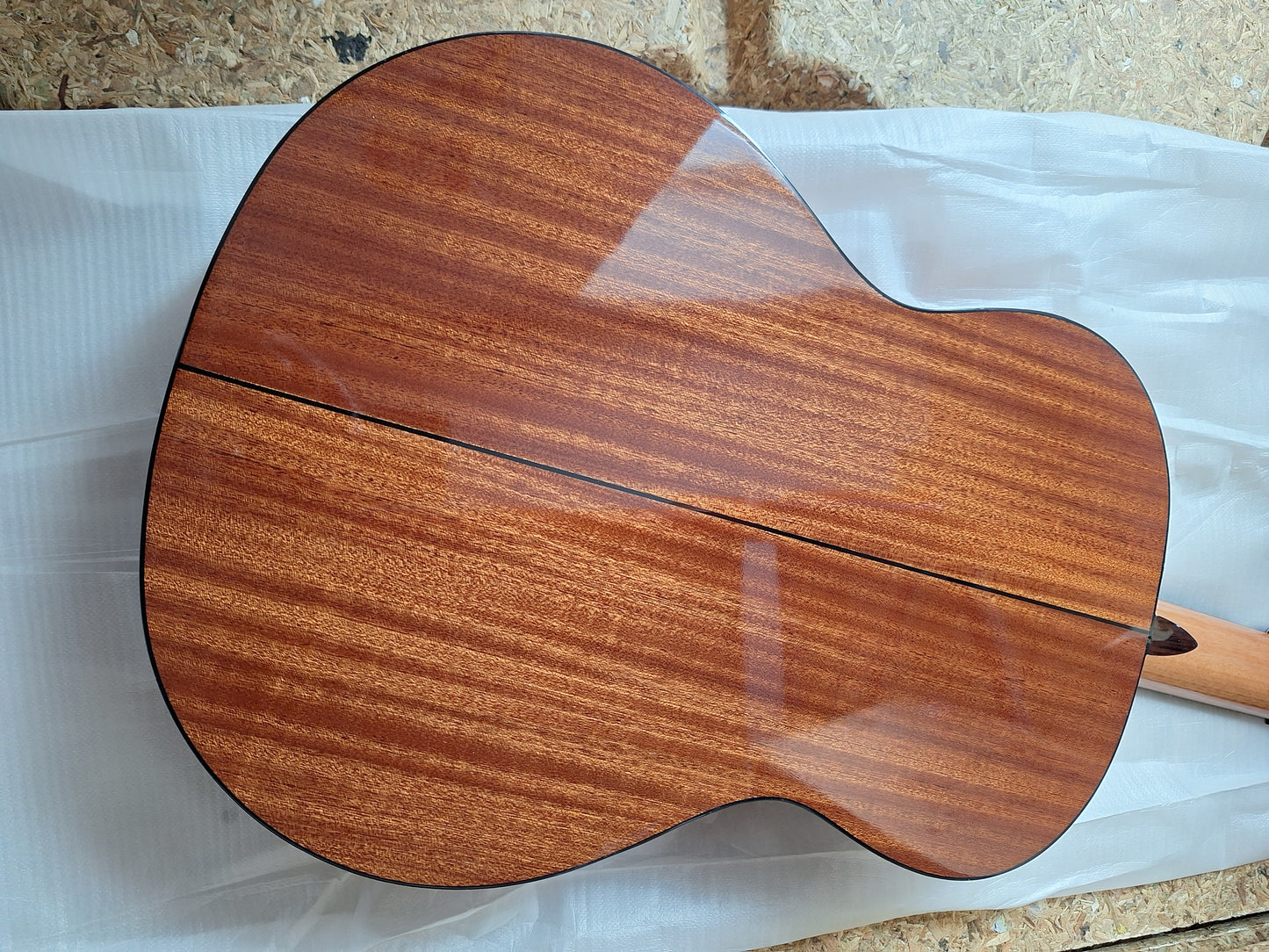 Salvador Cortez BCC21 – Klasszikus gitár, tömör cédrus, sapele, B-stock