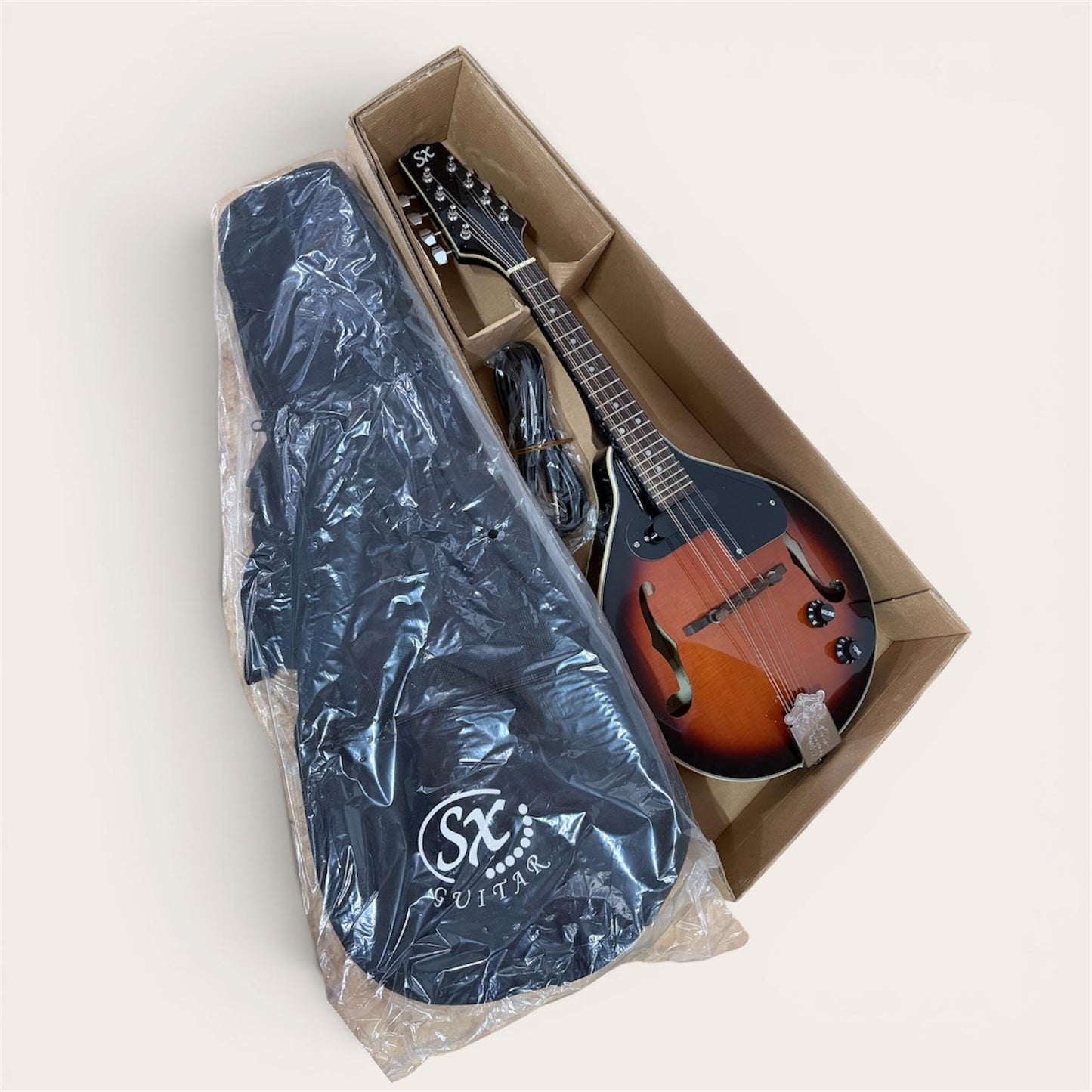 SX MD30VTVS elektro-akusztikus mandolin, 8 húr, tok, Vintage Sunburst