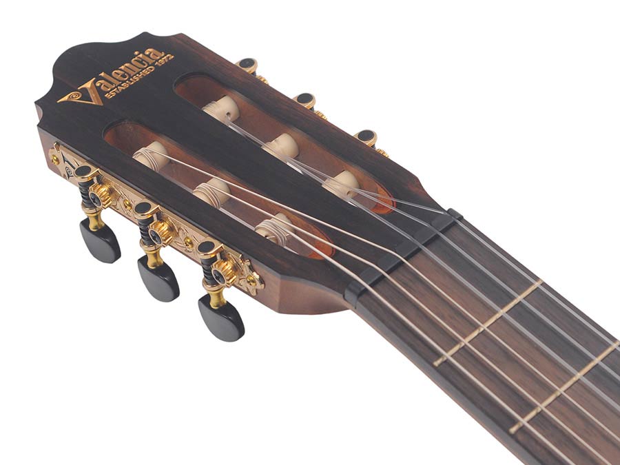 Valencia VC714 klasszikus gitár 4/4, tömör vörös cédrus fedlap, mahagóni test, natúr