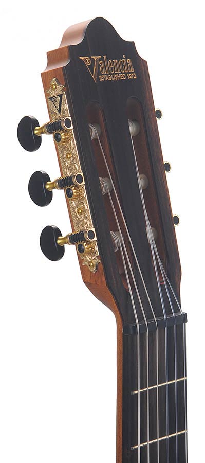 Valencia VC714 klasszikus gitár 4/4, tömör vörös cédrus fedlap, mahagóni test, natúr