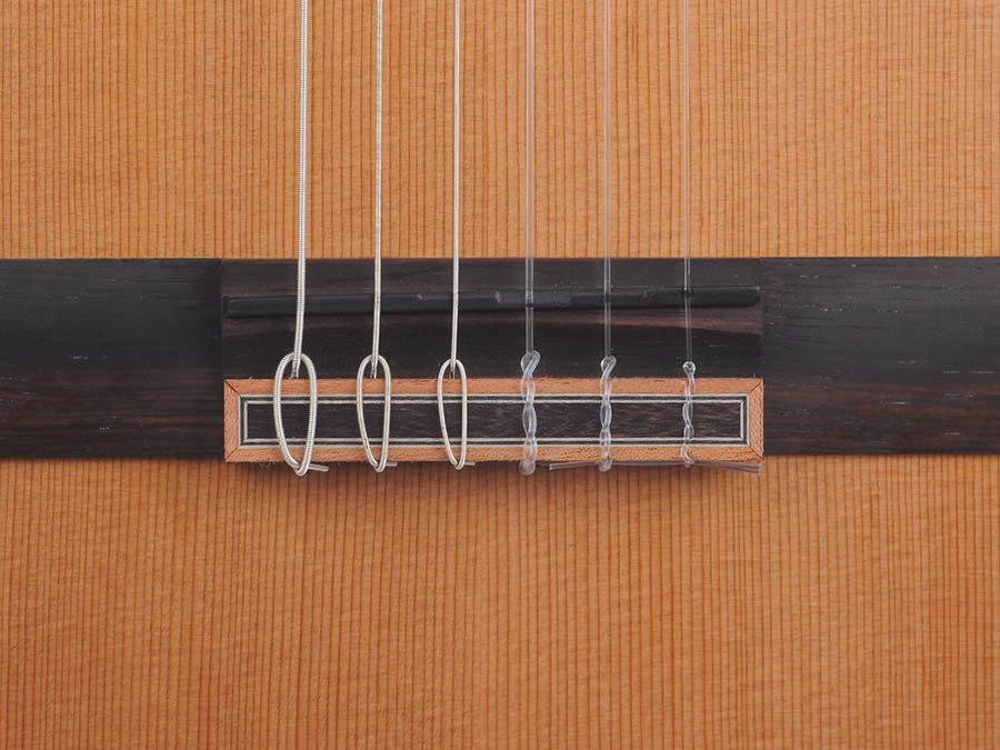Valencia VC714 klasszikus gitár 4/4, tömör vörös cédrus fedlap, mahagóni test, natúr