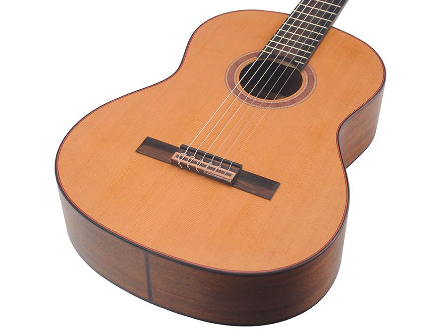 Valencia VC714 klasszikus gitár 4/4, tömör vörös cédrus fedlap, mahagóni test, natúr